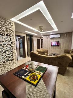 Entire Luxury 2 Bed Apartment Near Airport DHA Phase 8 - 2