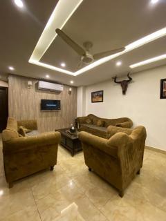 Entire Luxury 2 Bed Apartment Near Airport DHA Phase 8 - Lahore - 1