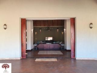 Zebula Golf and Wildlife Estate - Kudu's Bark Pax 12 - Moi Signature Luxury villa - Mabula - 9