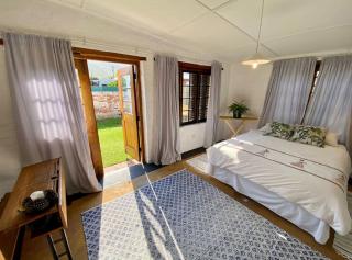 Awesome room in surf house - 9