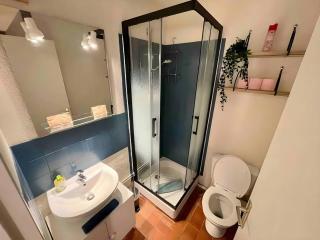 Cocon Marine-Piscine-Vue Lac-Restaurants, commerces-Calme - 1