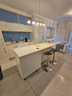 Beautiful Modern Bachelor Apartment On The Beach - Città del Capo - 3