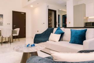 WelHome - Opulent Retreat With Panoramic Cityscape Views - Dubai - 1