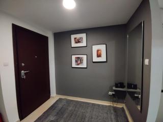 Elegant Minimalistic Downtown Apartment! - 5