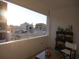 Gio's Central Cosy Apartment with private balcony - La Canée - 2