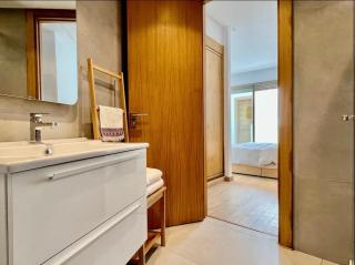 Luxurious Sea View 2 Bedroom Apartment - - 1