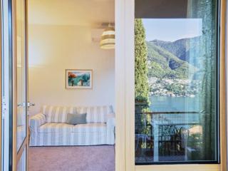 Villa Talina - vista Lago e parcheggio privato - Torno - 8