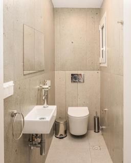 Bright & Contemporary Home with Balcony in Vibrant Piraeus - Piraeus - 4