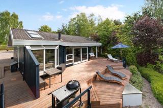 Summer House With Terrace Overlooking Nature - Tikøb - 0