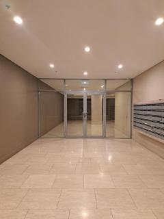 Hurstville Luxe 1BR above shops & nr train, Game Console & Free Netflix - Sidney - 1