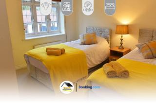 3 Bedroom House By B and R Serviced Accommodation Amesbury With Wifi & Free Parking - Amesbury - 0