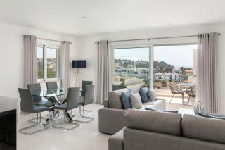 Home By The Sea Ocean View Apartment - Lagos - 4