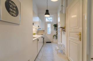 Sunny penthouse at the boulevard - Budapest - 3