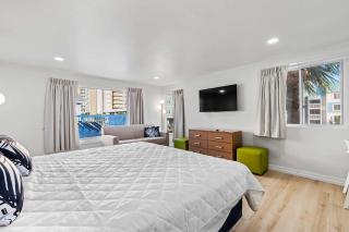 Studio w 1 King Bed Sofa Bed Near Main St - Myrtle Beach - 7