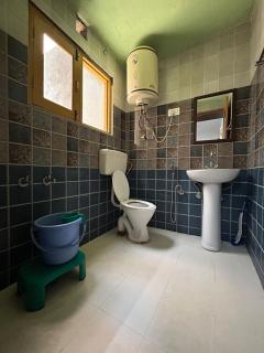 Hotel reshi - Srinagar - 8
