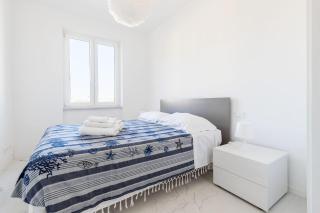 White and Grey - Levanto - 6