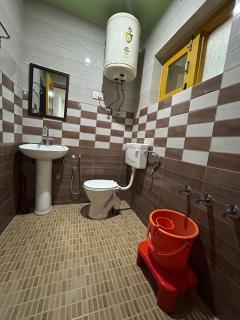 Hotel reshi - Srinagar - 8