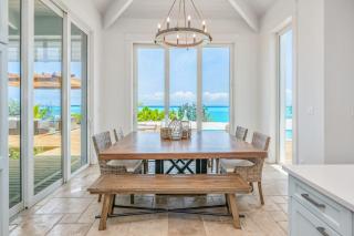 Luxury Beachfront Villa On The Sand With Pool - Hartswell - 4