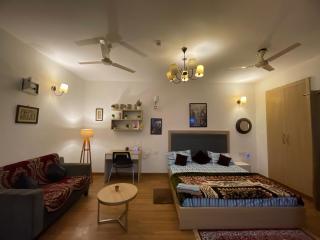 Dream Vibes Studio Apartment - Noida - 9
