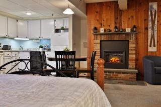 Alpine Oasis Studio at Mountain Green Resort - Shuttle to the Slopes, Pool, Hot Tub, Gym, Ski Shop, Restaurant! - Killington - 1