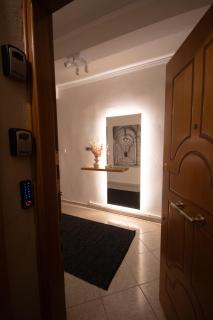 Anatoli 3 bedroom City Central Apartment - 7