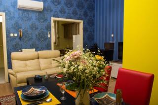 Vibrant 3 Bedroom Apartment In The Pulsing Heart Of Budapest - Budapest - 4