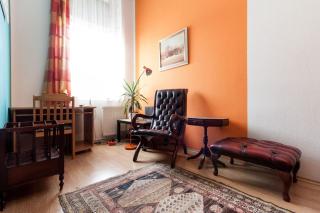 Vibrant 3 Bedroom Apartment In The Pulsing Heart Of Budapest - Budapest - 5