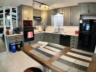 Comfortable Quiet Retreat In Convenient Location - 7