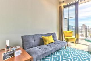 Top Floor Apartment with Table Mountain Views - 1