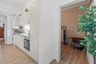 Spacious 2 Bedroom I 2 Minutes to Metro and Train Station - Vienne - 3
