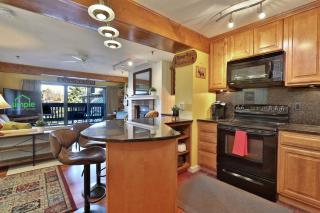 Behnke Family Retreat, Mountain View 1BR-1BA Condo at Mountain Green Resort, Ski Shuttle - Killington - 9