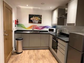 Glastonbury Mystic, Split-Level 1 BD, Sleep 3 - 4