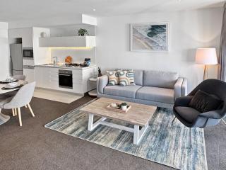 Perfect beachside getaway Oracle Tower 2, 8th floor - 1