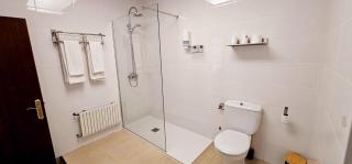 Hotel Artxanda Bilbao, Parking Gratuito en el Exterior Junto al Hotel - Bilbao - 9