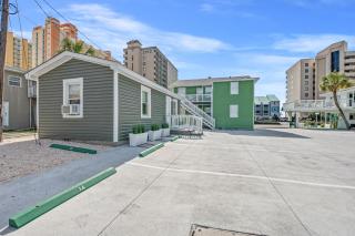 Cozy Beachside Bungalow Studio Ideal for Couples - Myrtle Beach - 6