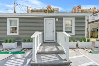 Cozy Beachside Bungalow Studio Ideal for Couples - Myrtle Beach - 5