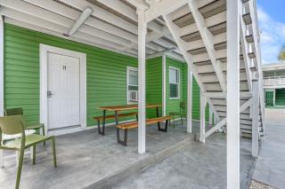3BR 1BTH Near Beach & Main St Pet friendly 1King - Myrtle Beach - 9