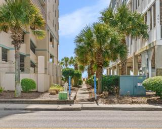 3BR 1BTH Near Beach & Main St Pet friendly 1King - Myrtle Beach - 5