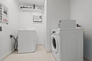 Studio 1BA Sleeps 4 Pet-Friendly Walk to Main st - Myrtle Beach - 1