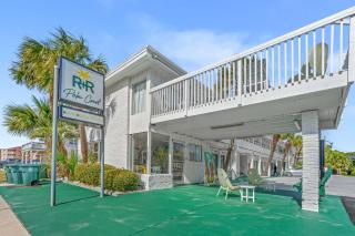 Bright Beachside Studio Walk to Main St - Myrtle Beach - 8