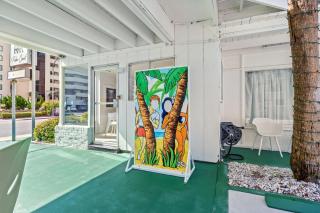 Bright Beachside Studio Walk to Main St - Myrtle Beach - 7