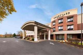 Courtyard Wall at Monmouth Shores Corporate Park - 9