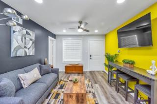 2BD Spacious Retreat I Fast Wi-Fi Free I Parking I Gym - Houston - 0