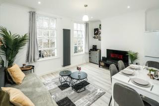 Modern 2BR Flat - 7 Min to WhiteChapel Station - Londra - 0