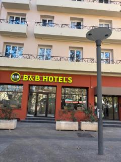 B&B HOTEL Perpignan Centre - Perpignan - 9