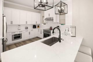 Gulf Coast Retreat with Pool 1 Mile to Beach - 9