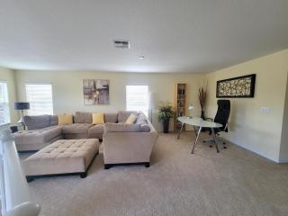 644 - Beautiful 5 Bedroom Villa with Private Pool, Spa and Theater Room! - Davenport - 1
