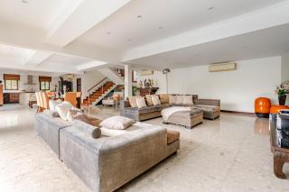 Luxury 4BR Villa with Pool & Ocean Views on Patong - Patong - 3