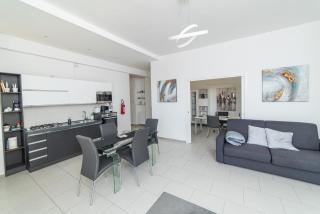Luxury Seaview Apartment with Parking in Salerno City Center - Maison Dorotea - Salerno - 7