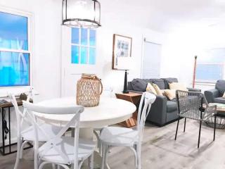 2-Bed Home by the Bay - Margate City - 8